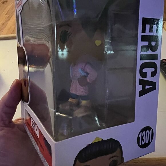 Funko Pop ERICA Stranger Thingss Video Figure - Picture 4 of 6